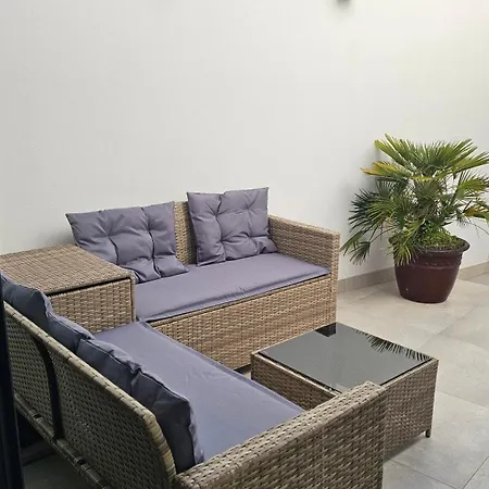 Center Apartment *